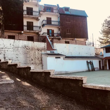 Daire Rifugio Nel Bosco Della Sila Camigliatello Silano